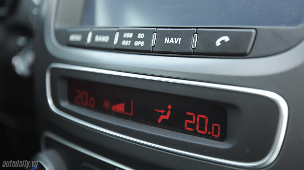 KIA New Sorento – “Yêu” từ lần đầu gặp gỡ Kia-Sorento-2014 (68).jpg