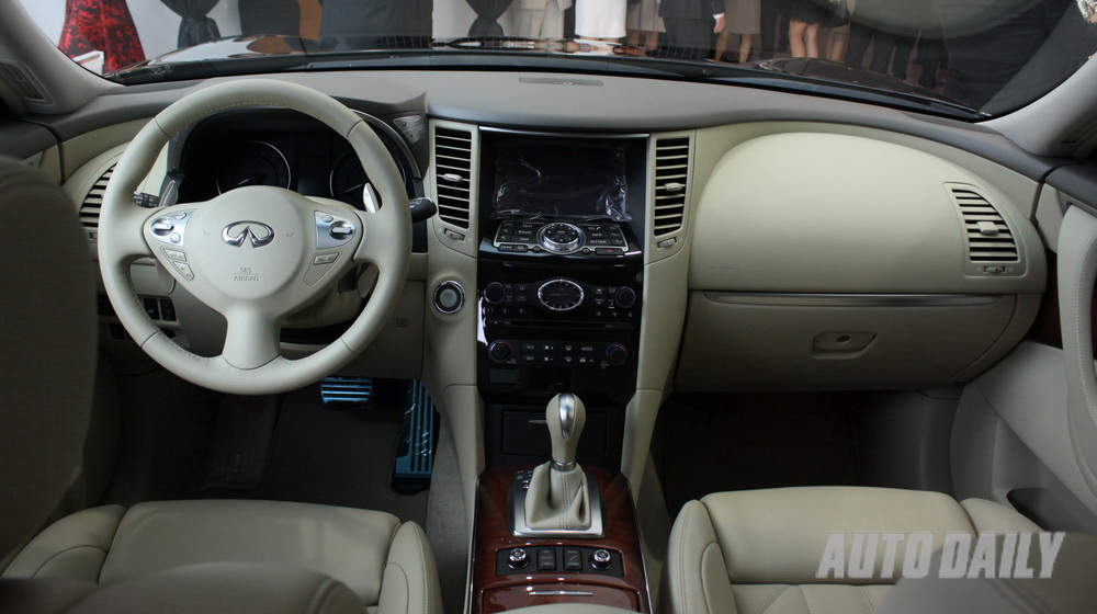 Bộ đôi Infiniti QX70 và QX80 chính thức ra mắt tại Việt Nam 2015_bmw_x3.jpg