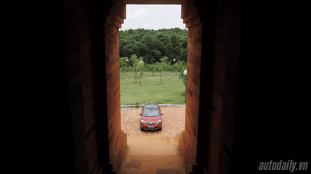 Thưởng thức tiện nghi trên Renault Koleos 2014 Renaut-Koleos-2014 (10).jpg