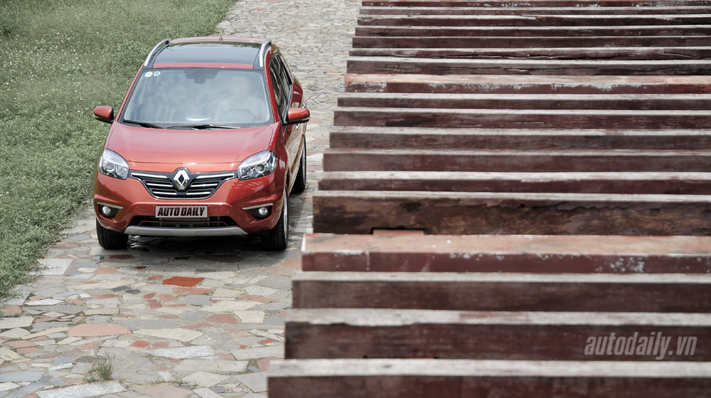 Thưởng thức tiện nghi trên Renault Koleos 2014 Renaut-Koleos-2014 (17).jpg