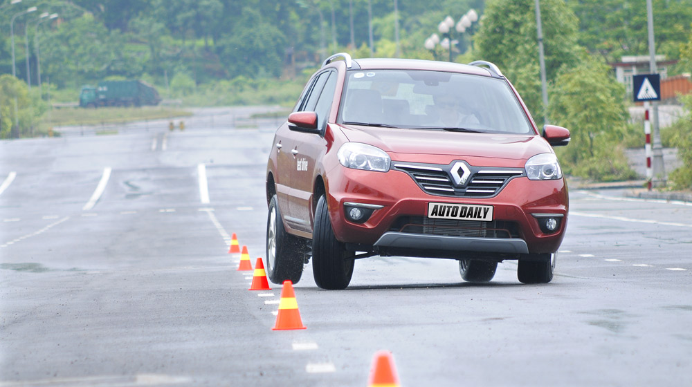 Thưởng thức tiện nghi trên Renault Koleos 2014 Renaut-Koleos-2014 (32)-1.jpg