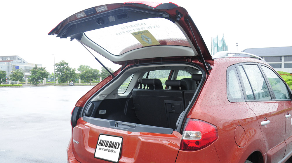 Thưởng thức tiện nghi trên Renault Koleos 2014 Renaut-Koleos-2014 (66).jpg