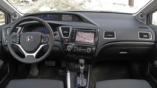 So sánh Honda Civic 2014 và Toyota Corolla 2014 So-sanh-Civic-voi-Corolla-2.jpg