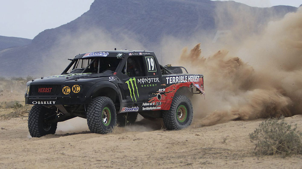 Tham quan Terrible Herbst Motorsport – mảnh đất của xe Off-road Terrible-Herbst-Motorsports-Baja-1000.jpg