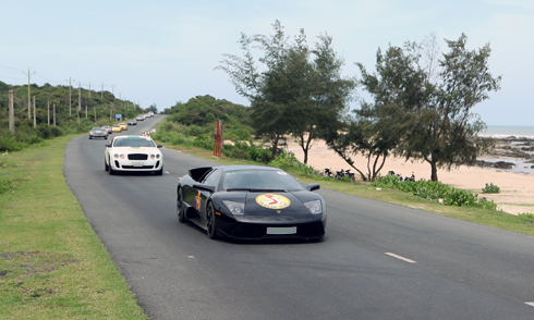 Autodaily nóng trong tuần (11/08 – 17/08) Vietnam-team-12-4176-1407470233-1.jpg