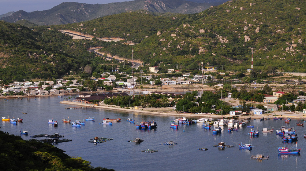 Autodaily Tour 2014, ngày 3: Trên con đường biển đẹp nhất Việt Nam _AUT6156-1.jpg