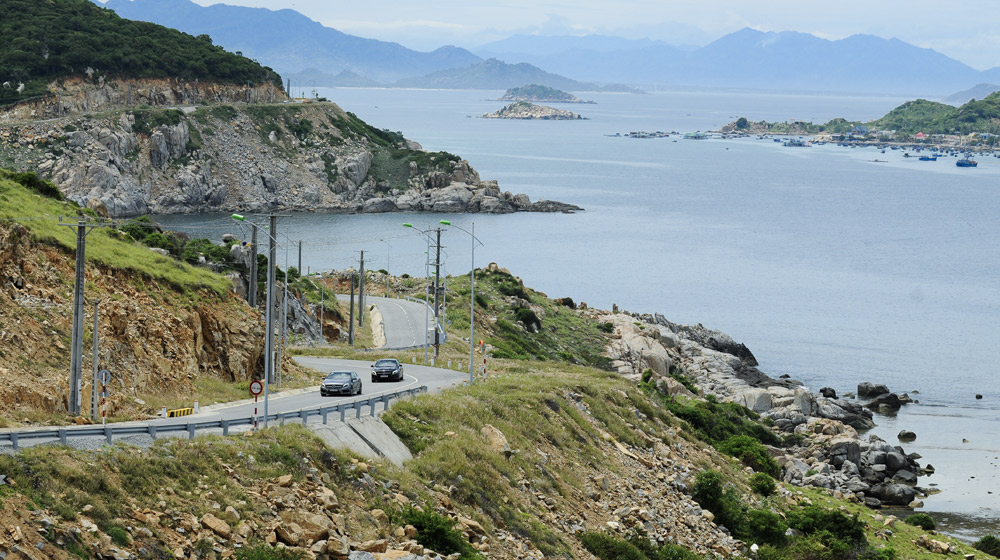 Mercedes-Benz CLA200: Xe coupe 4 cửa hoàn hảo cho giới trẻ _AUT6173-1.jpg