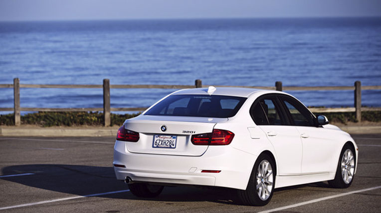 5 mẫu sedan hạng sang phù hợp với mọi khách hàng bmw-320i.jpg