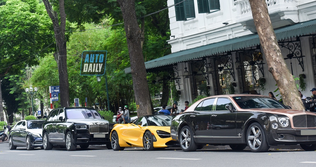 McLaren 720S Spider và dàn xe siêu sang 'Offline' tại Hà Nội