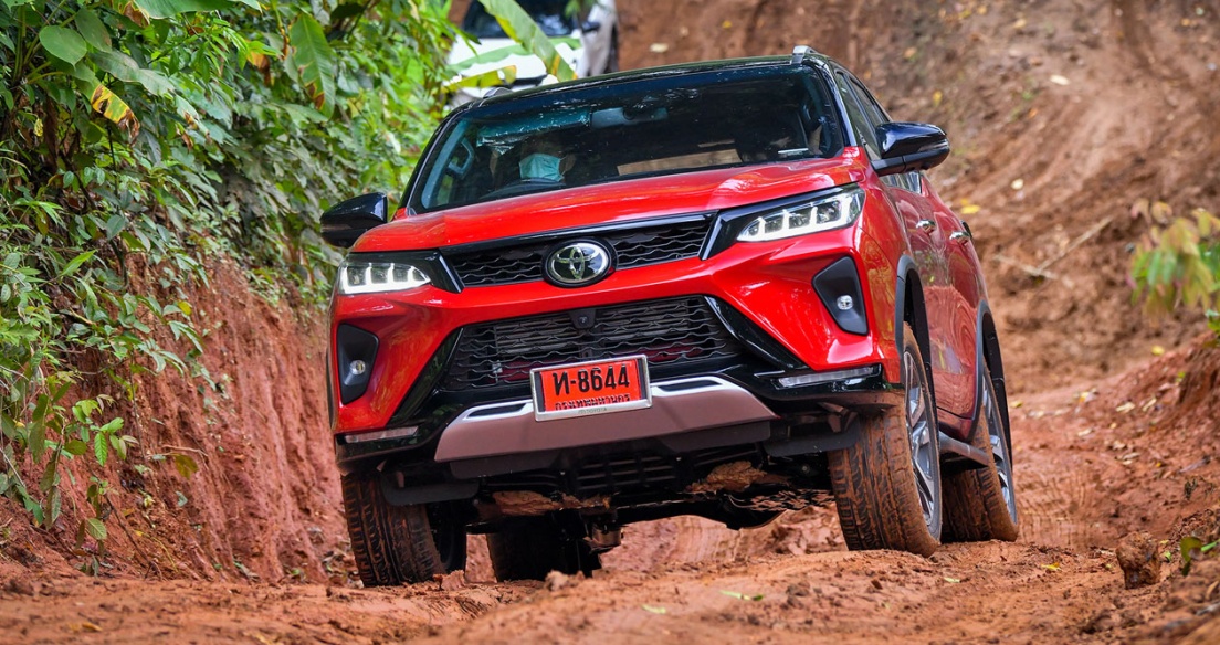 Chờ ngày Toyota Fortuner 2021 ra mắt tại Việt Nam