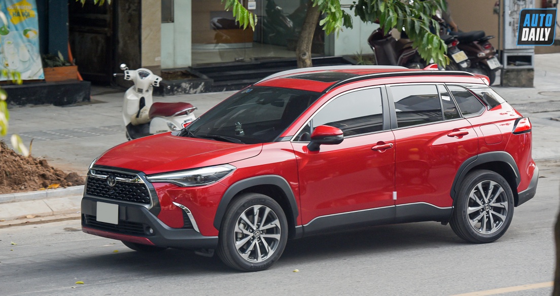 Xe bình dân tại Việt Nam chạy đua công nghệ an toàn, người dùng hưởng lợi