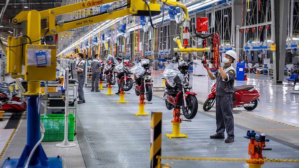 Bloomberg: Xe máy điện VinFast hướng tới tương lai của giao thông xanh tại Việt Nam
