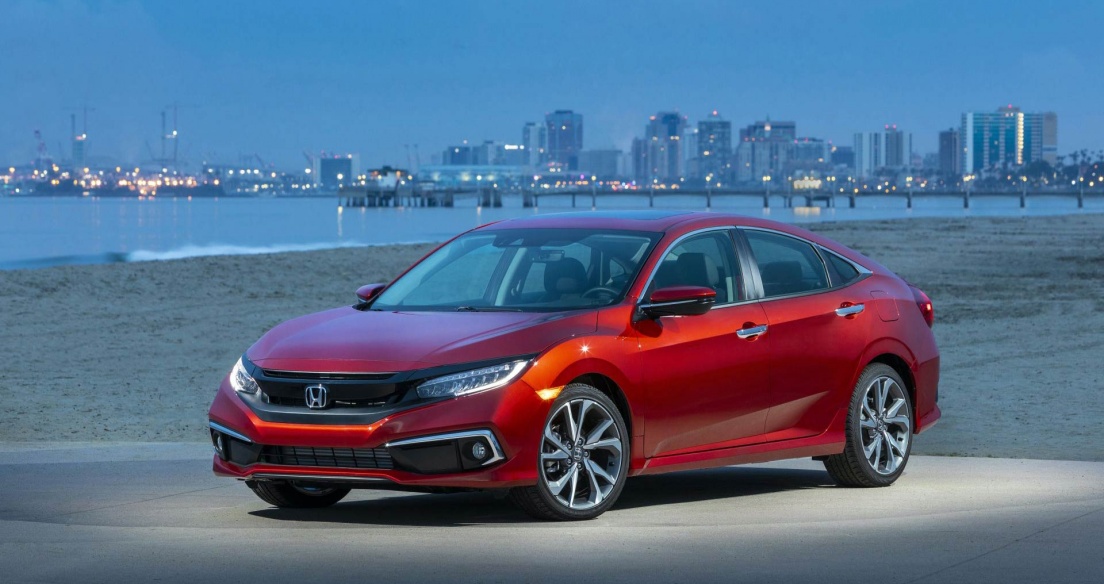 Honda Civic Sedan 2021 loại bỏ số sàn, tăng giá bán