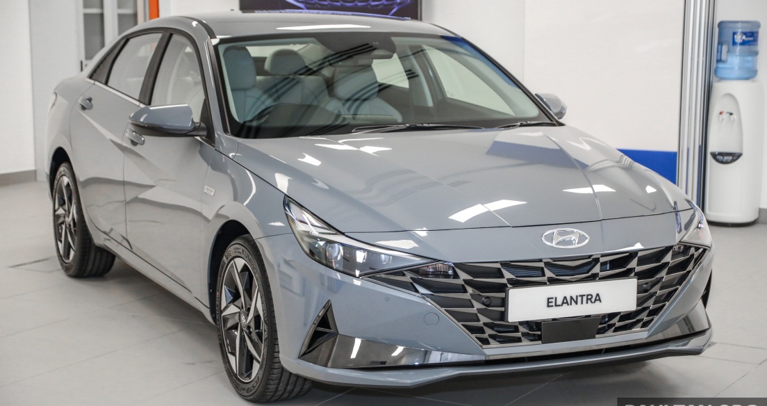 Hyundai Elantra 2021 ra mắt tại Malaysia, giá từ 39.115 USD