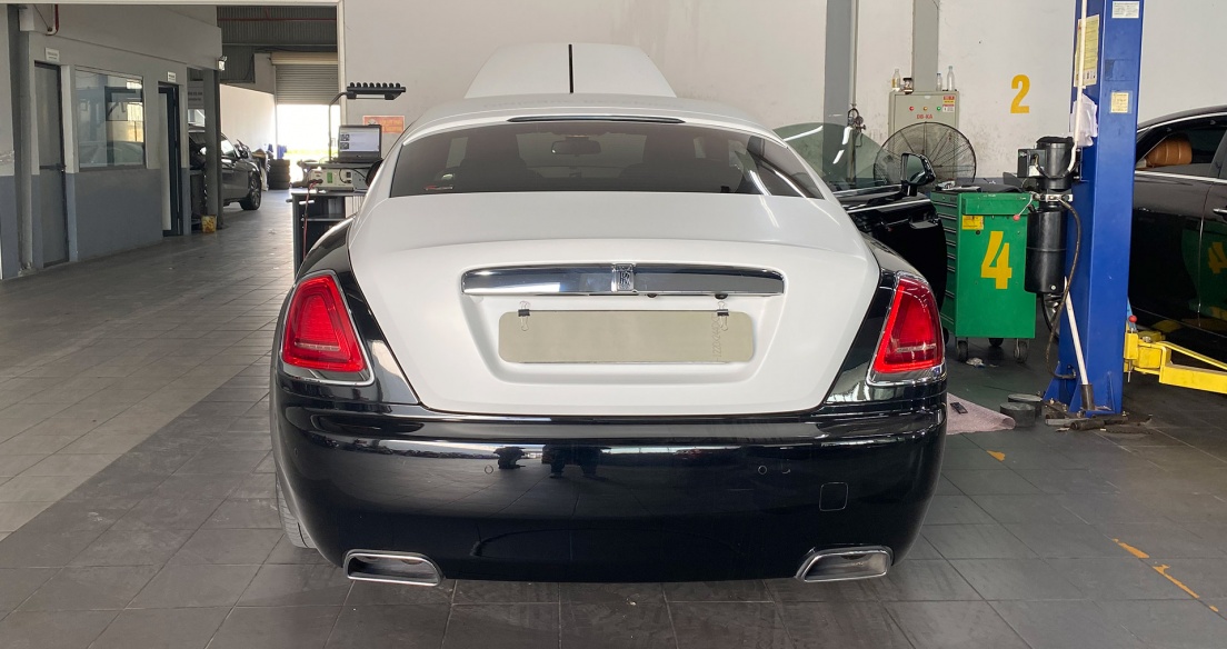 Lần đầu đi thay đồ xe siêu sang Rolls-Royce Wraith