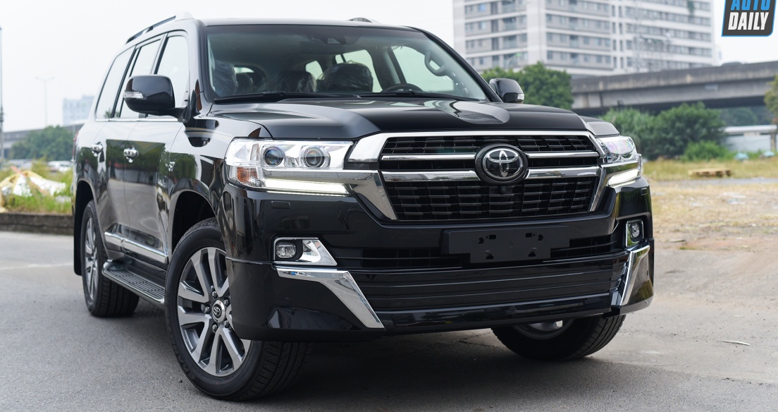 Diện kiến Toyota Land Cruiser VXS V8 5.7L 2021 giá hơn 8 tỷ tại Việt Nam