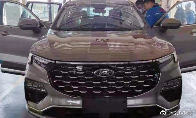 SUV cỡ lớn Ford Equator 2021 lộ ảnh nội thất sang trọng như xe Đức