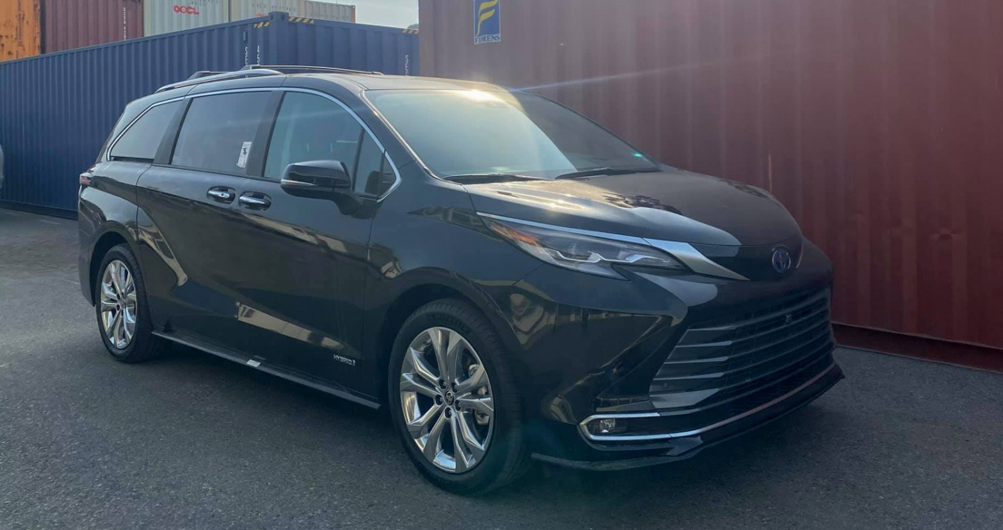 Toyota Sienna 2021 đầu tiên về Việt Nam, giá hơn 4 tỷ