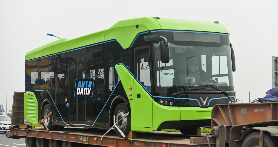 Chùm ảnh loạt xe Bus điện VinFast có mặt tại Hà Nội, sẵn sàng chạy thí điểm