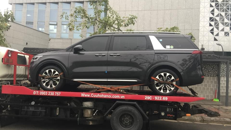 Kia Sedona 2021 hoàn toàn mới lộ diện tại Việt Nam