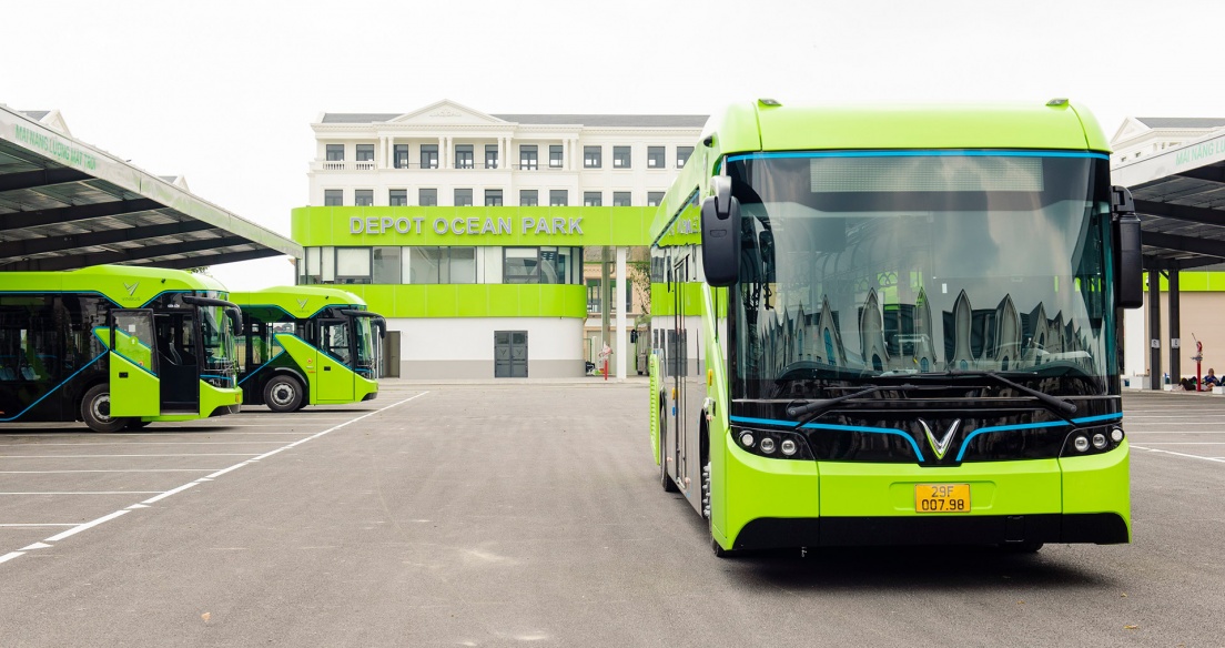 VinBus chính thức vận hành xe buýt điện thông minh đầu tiên tại Việt Nam