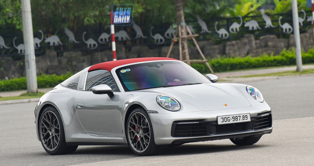 Porsche 911 Targa đời 992 đầu tiên tại Việt Nam ra biển trắng