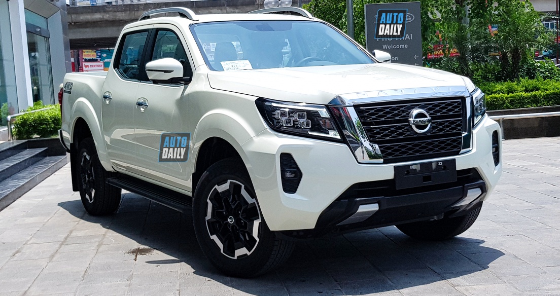 Nissan Navara 2021 ra mắt tại Việt Nam, giá từ 748 - 945 triệu đồng