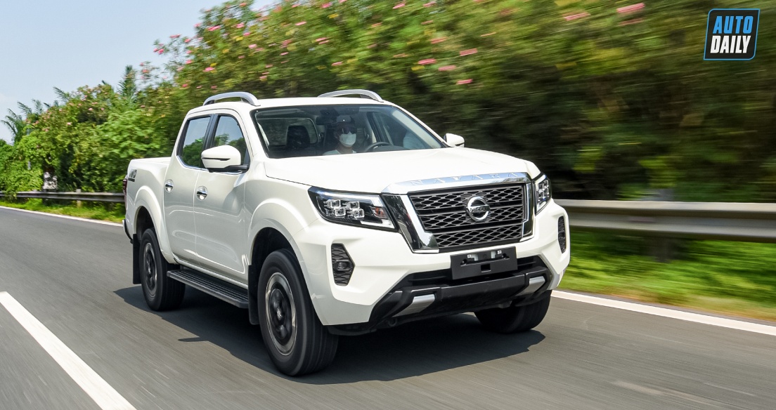 Trải nghiệm chi tiết Nissan Navara 2021 - Lật đổ "Ford Ranger"?