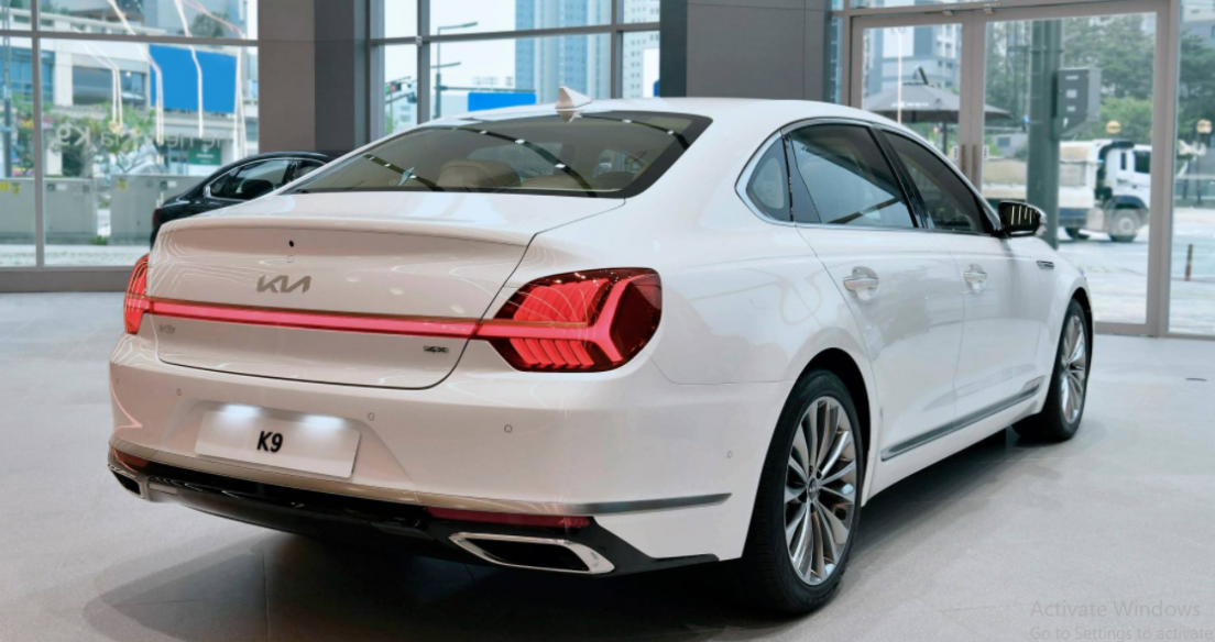Ảnh thực tế Kia K900 2021 tại đại lý: Xe Hàn ngày càng xịn xò, tham vọng đấu ‘Mẹc S’