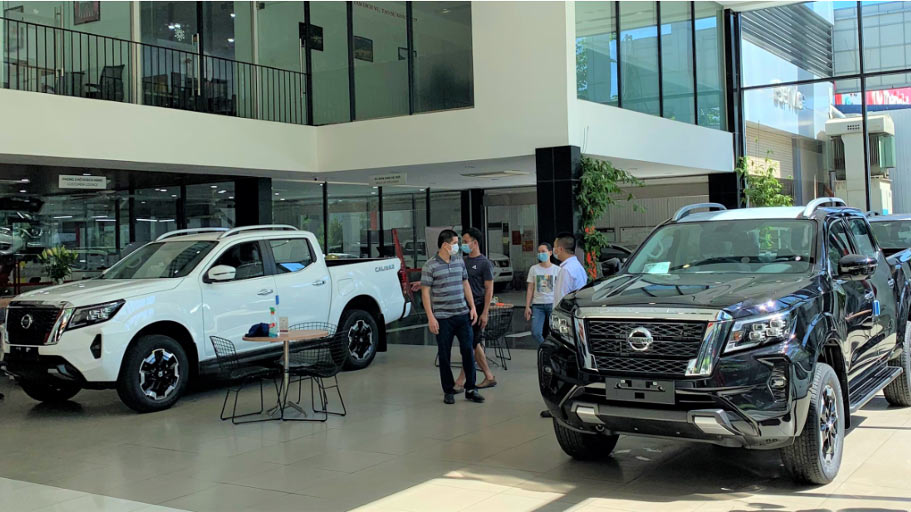 Cận cảnh Nissan Navara 2021 tại đại lý: Thêm nhiều nâng cấp, thách đấu Ford Ranger