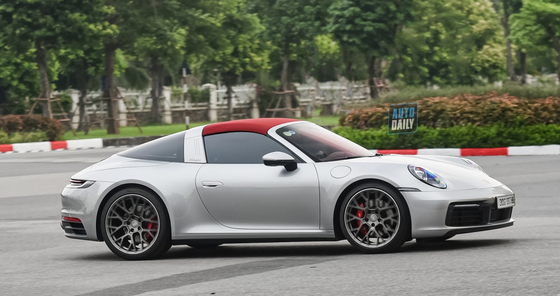 Autodaily Street Shots (P12): Porsche 911 Targa 4S 2021 và G65 AMG độc nhất Việt Nam