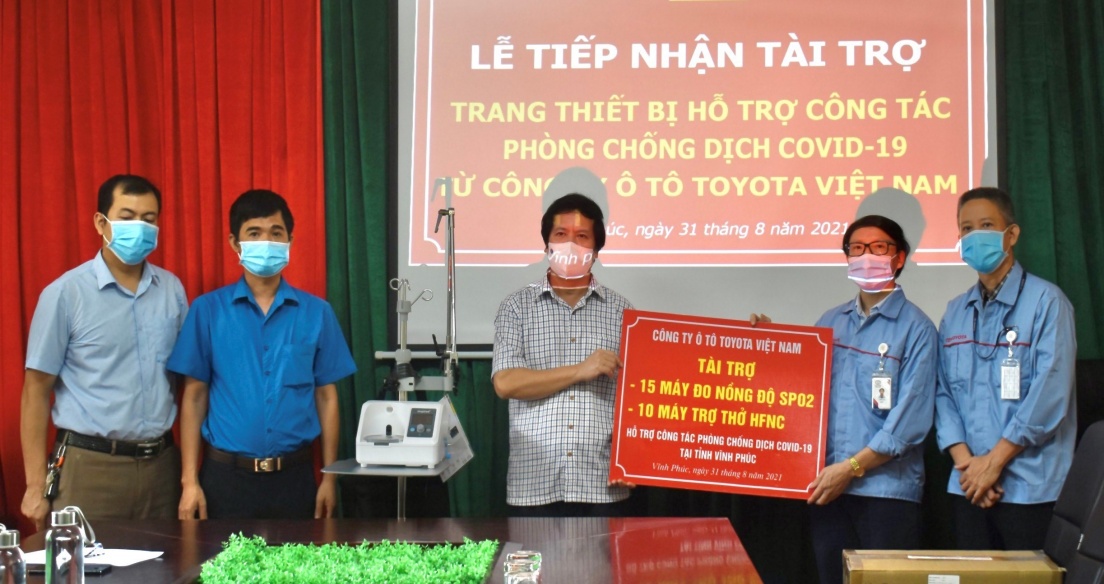 Toyota Việt Nam tiếp tục ủng hộ trang thiết bị y tế cho tỉnh Vĩnh Phúc
