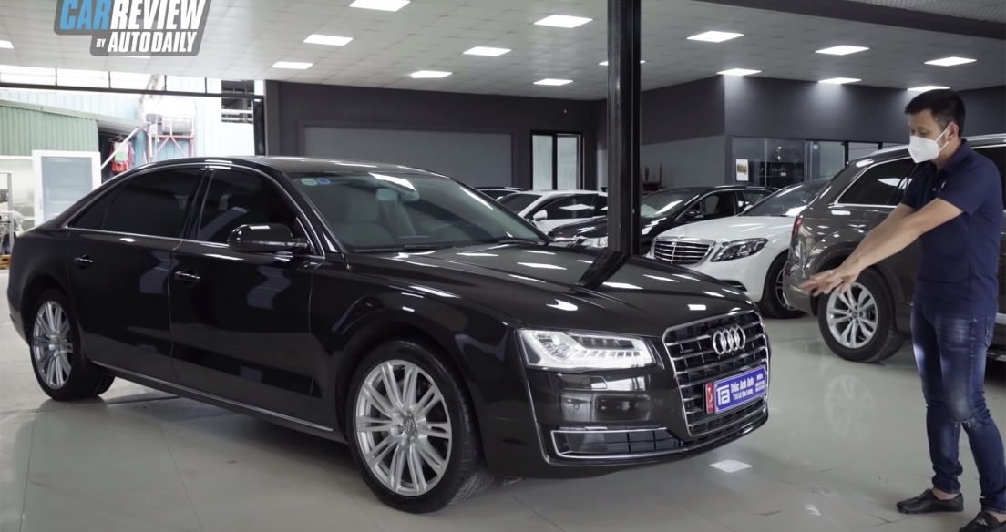 Có 2,8 tỷ - Nên bóc tem Mercedes E300 hay mua Audi A8L lướt đẳng cấp?