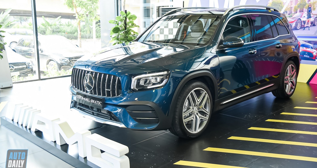 Cận cảnh Mercedes-AMG GLB 35 2021 giá 2,69 tỷ tại đại lý