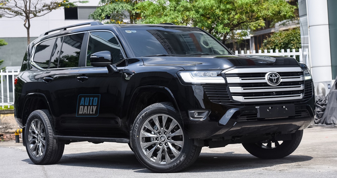 Giải mã 'hàng HOT' Toyota Land Cruiser 2022 giá hơn 4 tỷ tại Việt Nam