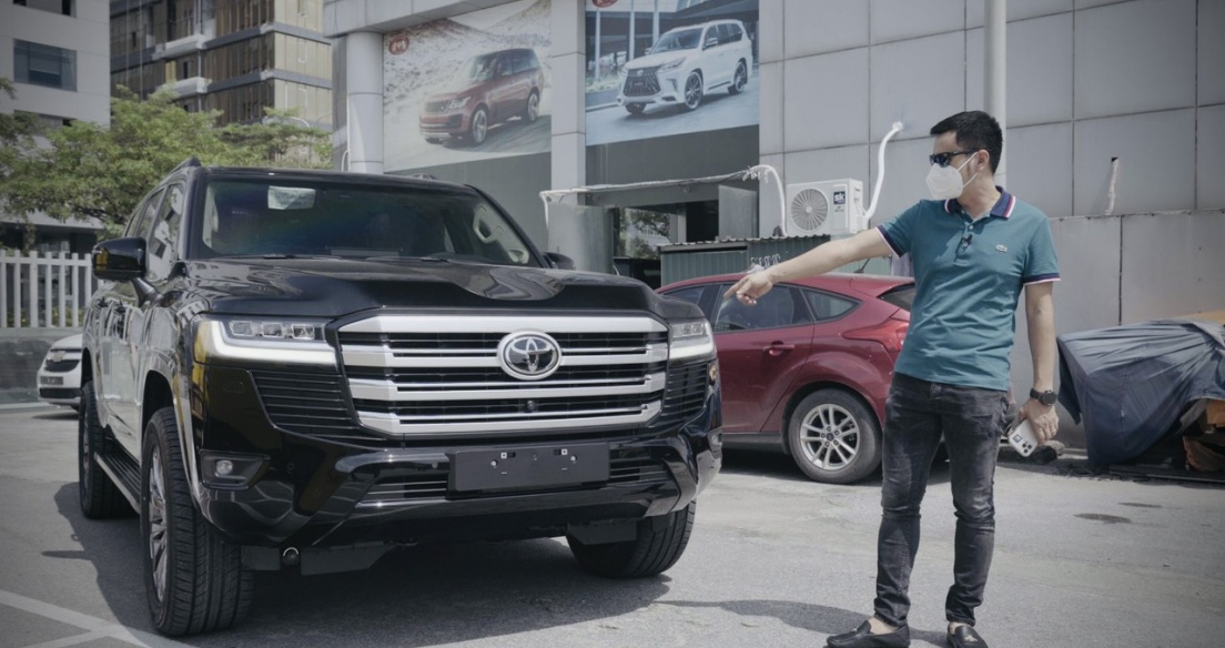Giải mã "cơn sốt" Toyota Land Cruiser 2022 tại Việt Nam - Vì sao cháy hàng dù đội giá nửa tỉ...?