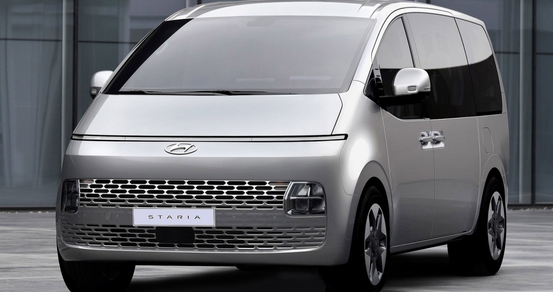 Hyundai Staria 2022 ra mắt tại Malaysia, giá quy đổi từ 1,96 tỷ đồng