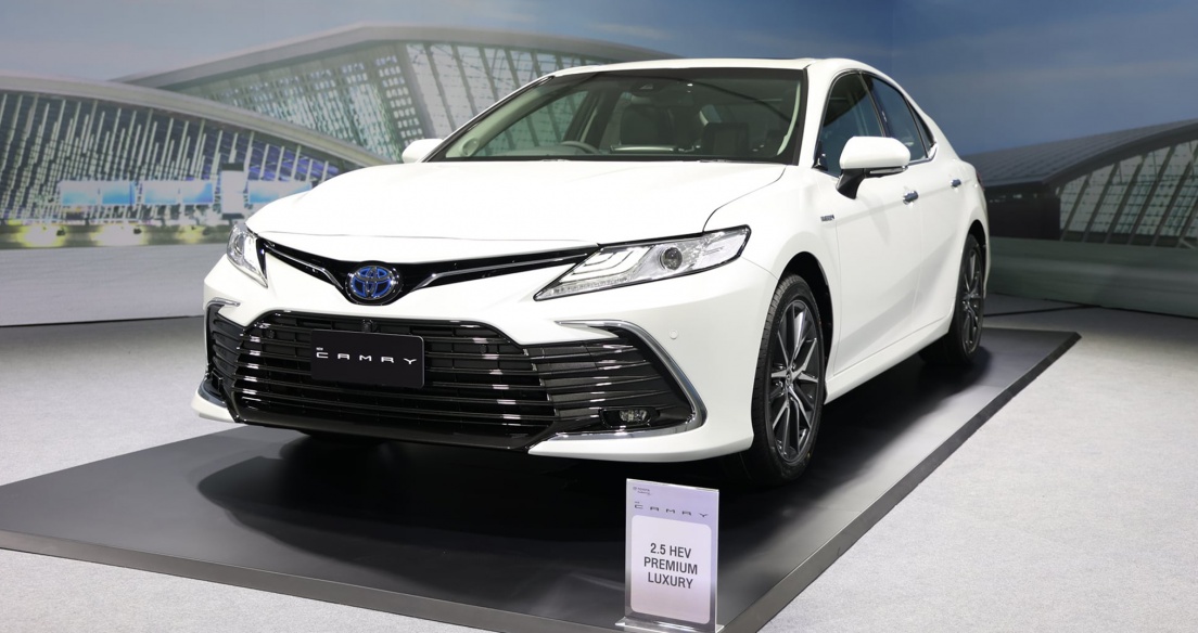 Toyota Camry 2022 ra mắt tại Thái Lan, chờ ngày về Việt Nam