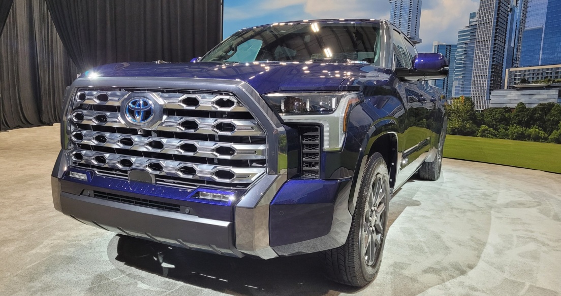 Toyota Tundra 2022 chốt giá từ 35.950 USD, quyết đấu Ford F-150