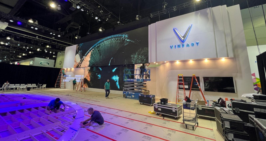 Thêm ảnh NÓNG gian hàng VinFast tại Los Angeles Auto Show 2021
