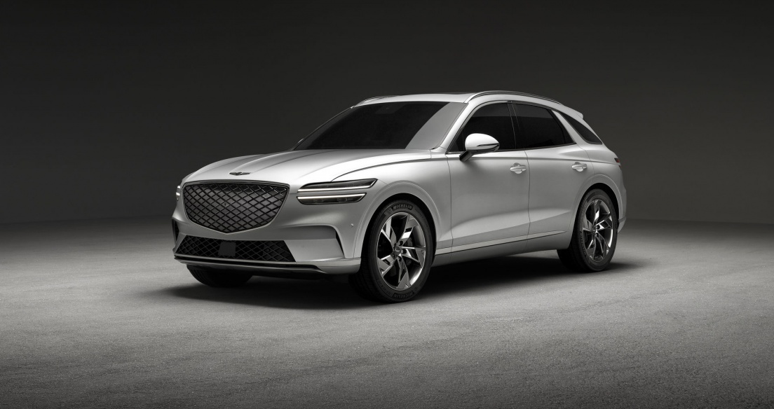 Genesis GV70 thuần điện ra mắt, mạnh 482 mã lực, sạc đầy pin đi được 400 km