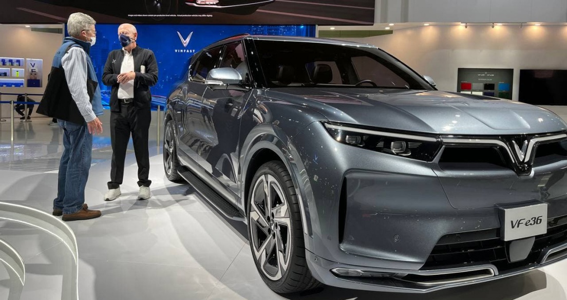 Los Angeles Auto Show 2021: VF e35, VF 36 hút khách ngày đầu mở cửa cho công chúng