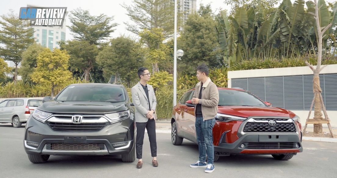 Dưới 900 triệu, chọn Toyota Corolla Cross 2020 hay Honda CR-V 2017?