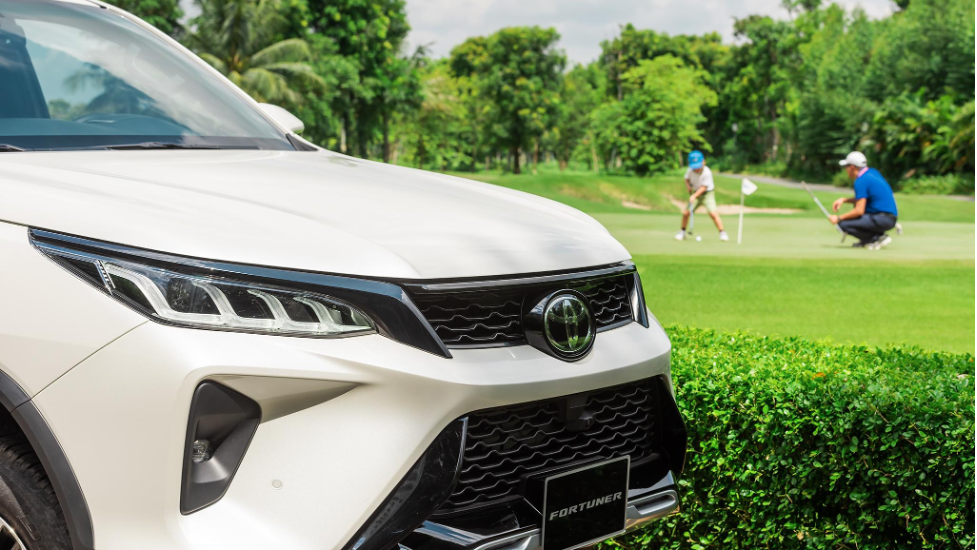 Toyota Fortuner ưu đãi khủng, tiếp tục hút khách Việt
