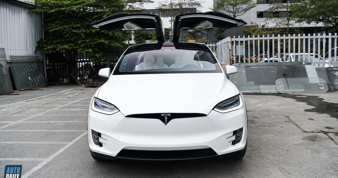 Chi tiết xe điện Tesla Model X Performance mới về Việt Nam
