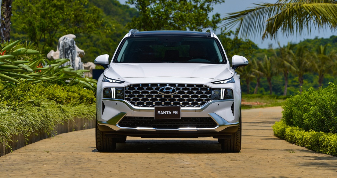 Phân khúc SUV 7 chỗ năm 2021: Hyundai Santa Fe áp đảo, Toyota Fortuner hụt hơi