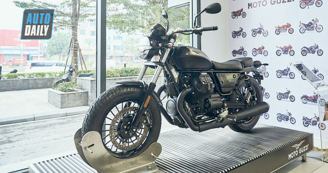 Chi tiết môtô cổ điển Moto Guzzi V9 Bobber giá từ 415 triệu đồng