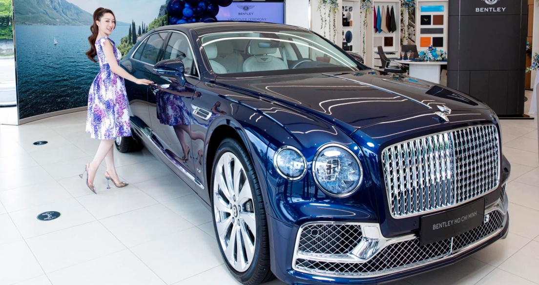 Diễn viên Chi Bảo tậu Bentley Flying Spur V8 tặng vợ