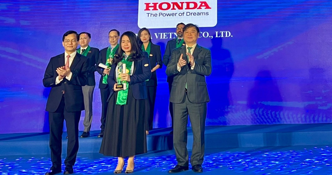 Honda Việt Nam nhận giải thưởng Rồng Vàng lần thứ 17