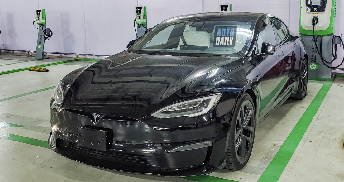 Cận cảnh xe điện 1.020 mã lực Tesla Model S Plaid tại Việt Nam